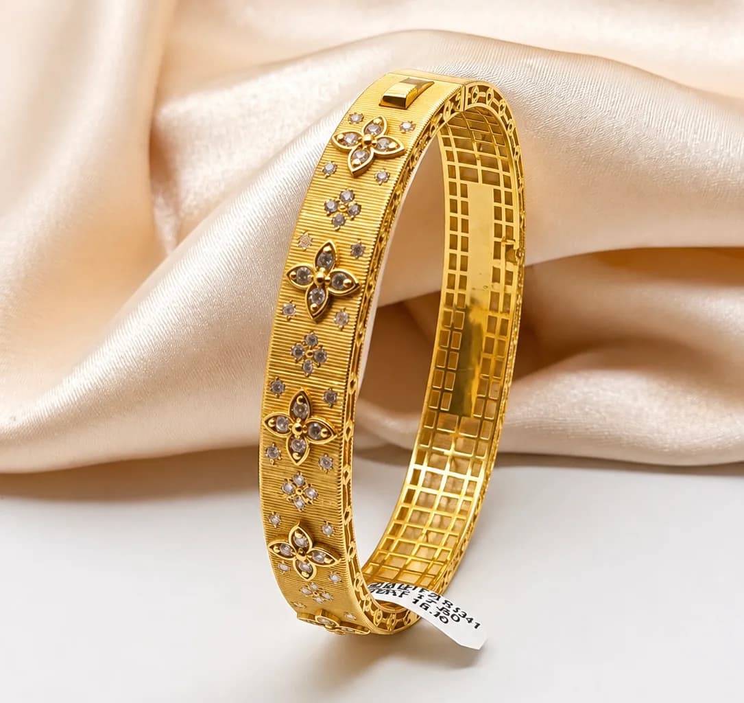 Bracelets et manchettes en or